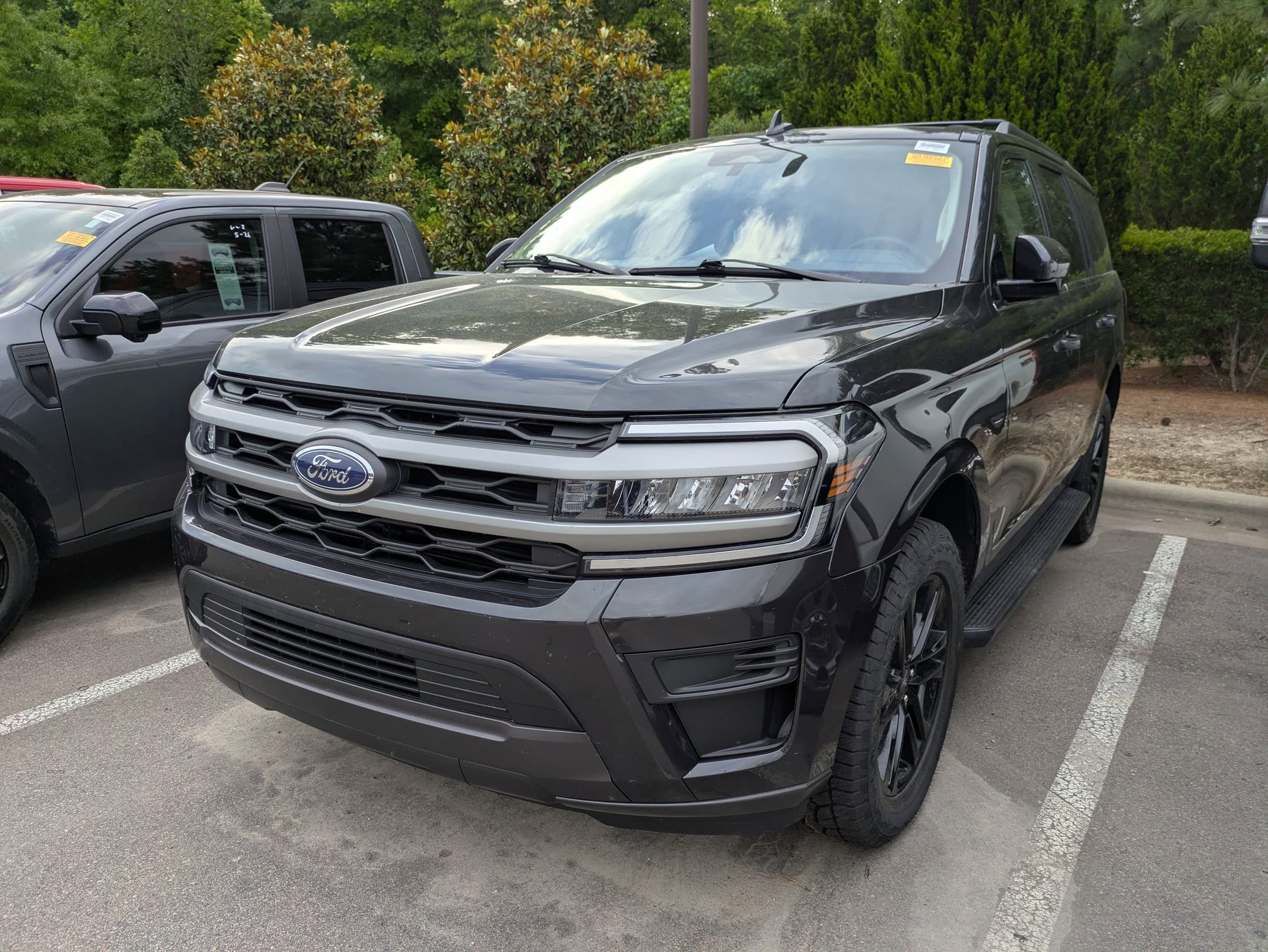 Certified 2024 Ford Expedition XLT RWD image 3
