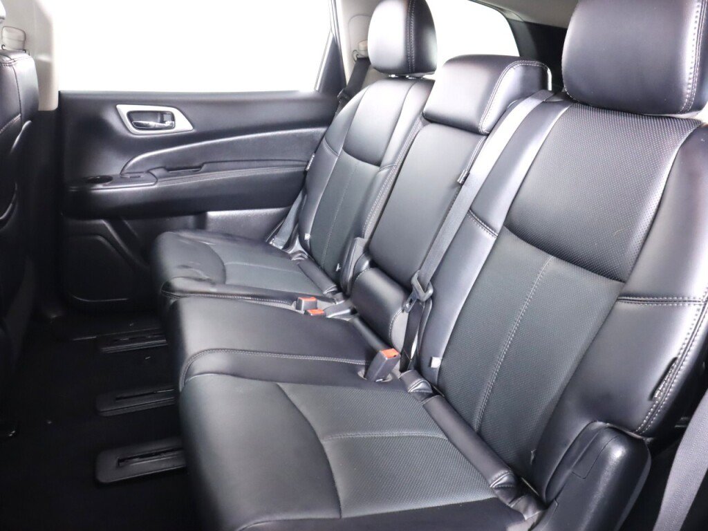 Used 2020 Nissan Pathfinder Platinum AWD/4WD image 39