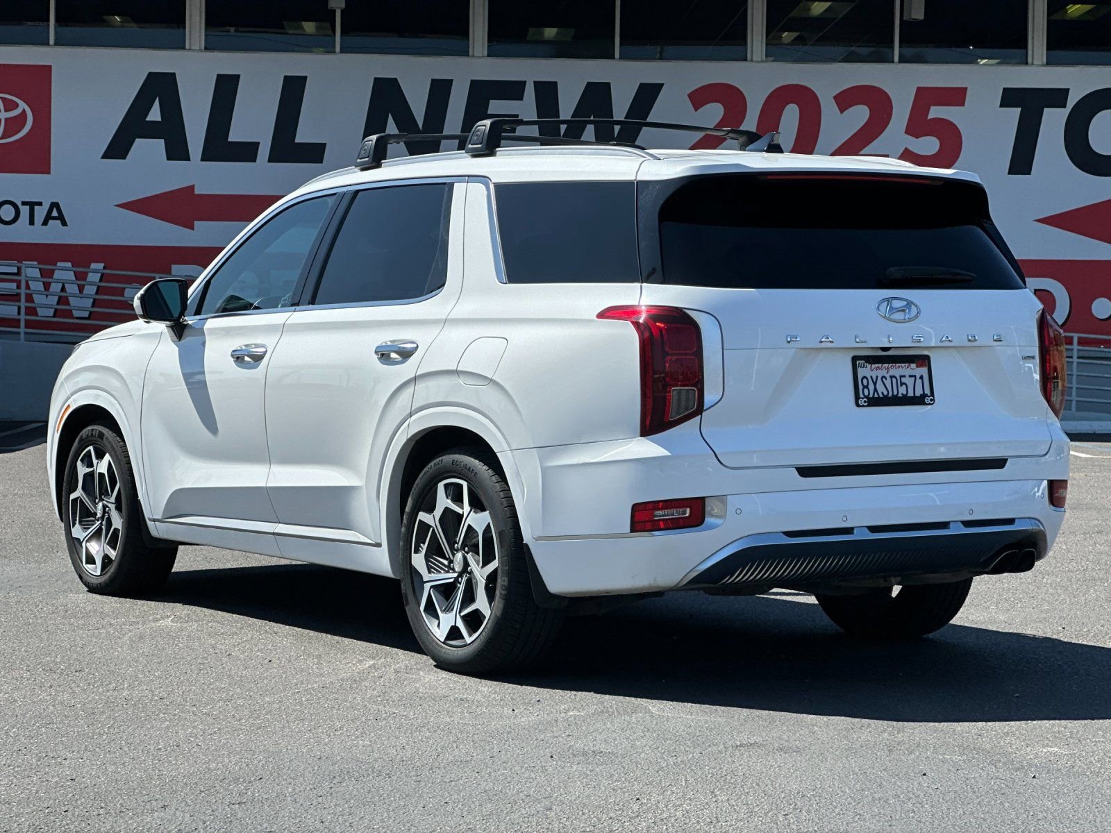 Used 2022 Hyundai Palisade Calligraphy w/ Cargo Package image 3