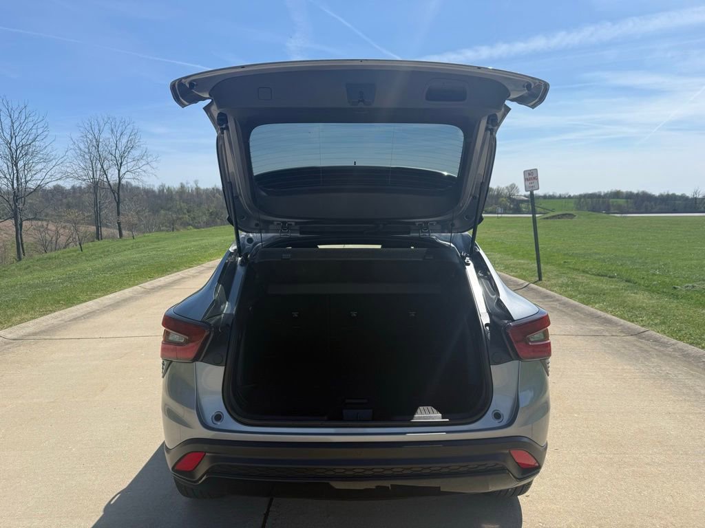 Used 2025 Chevrolet Trax RS w/ Driver Confidence Package image 5