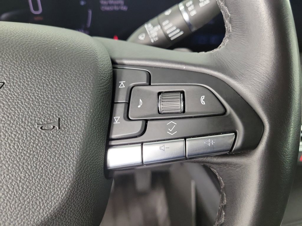 Certified 2025 Cadillac XT4 Premium Luxury image 22