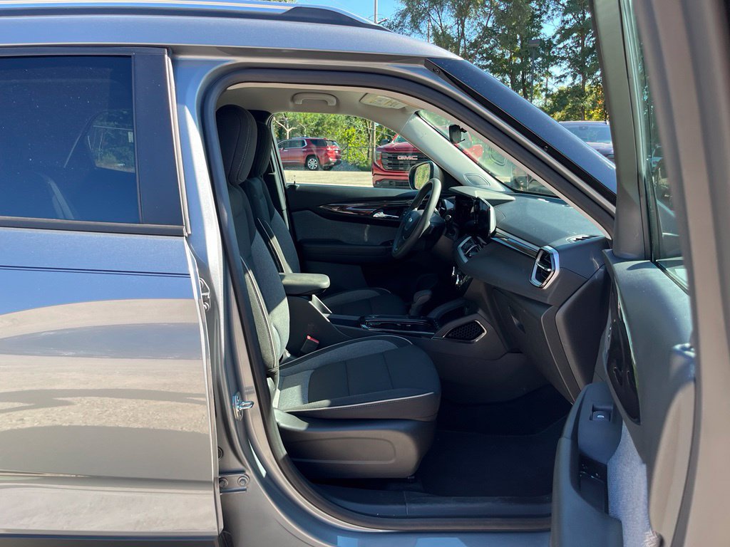 Used 2026 Chevrolet TrailBlazer LT FWD image 32