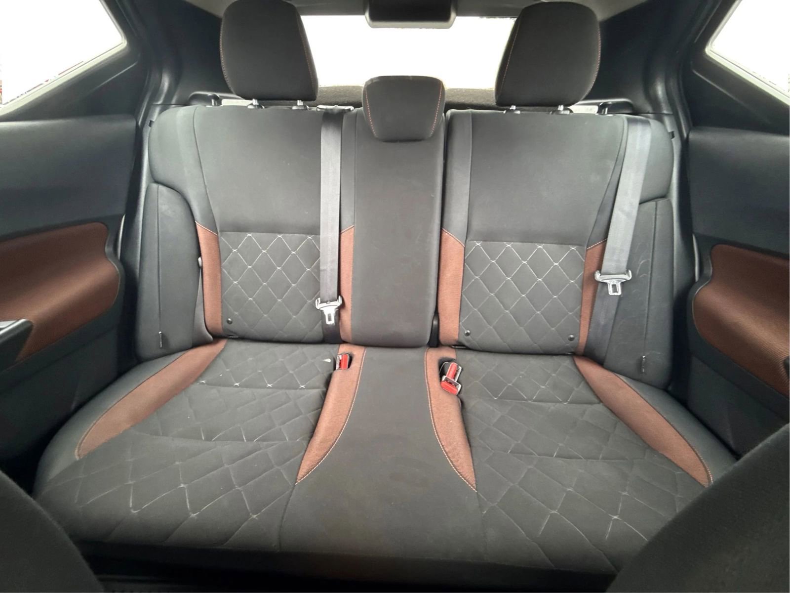 Used 2020 Nissan Kicks SR image 15