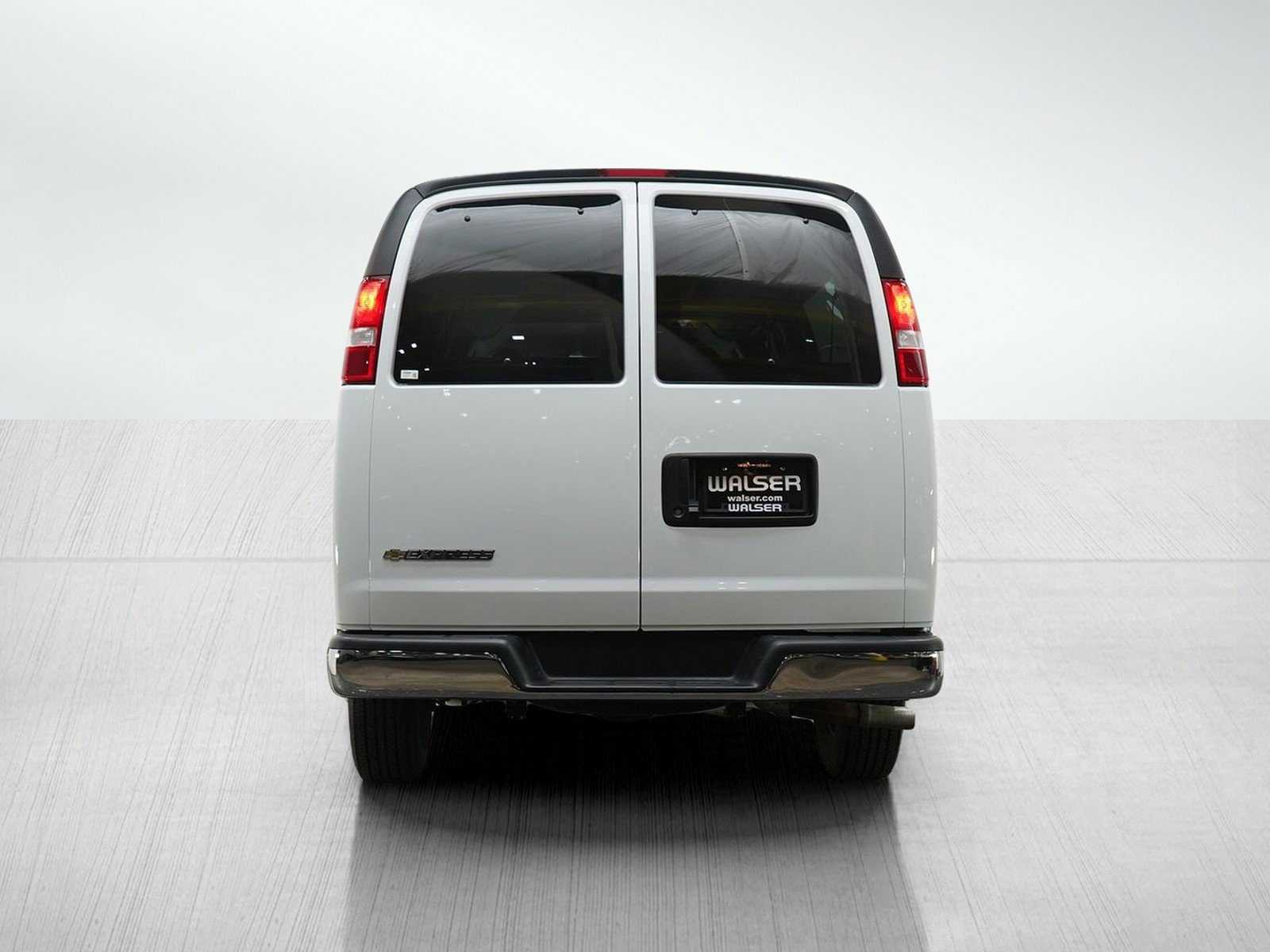 Used 2025 Chevrolet Express 3500 LT w/ LT Preferred Equipment Group image 4