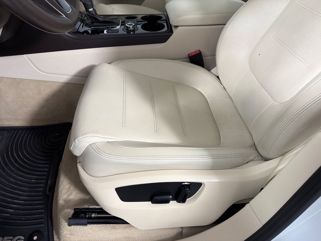 Used 2013 Volkswagen Touareg VR6 AWD/4WD image 12