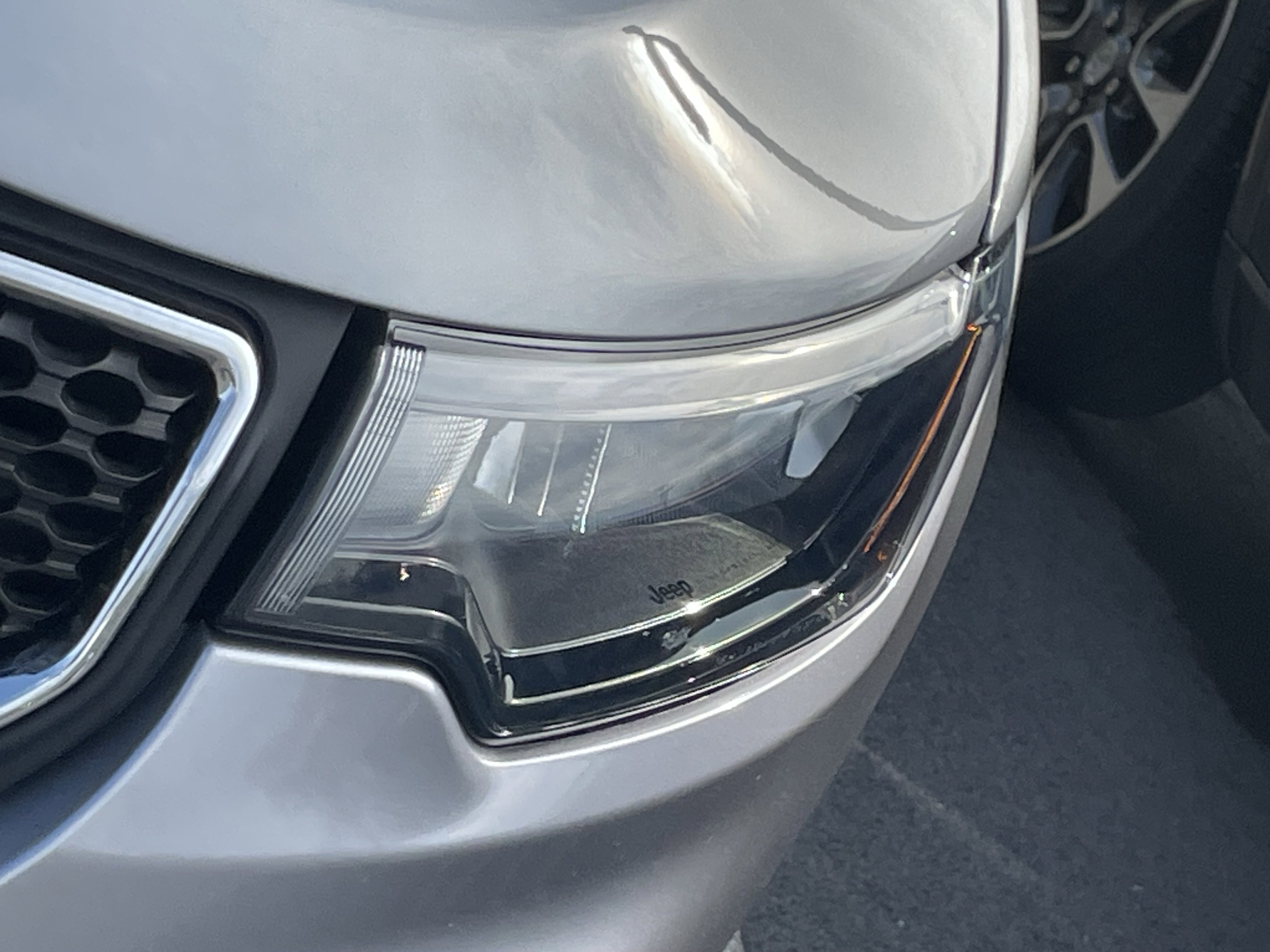 Used 2023 Jeep Compass Latitude video 4