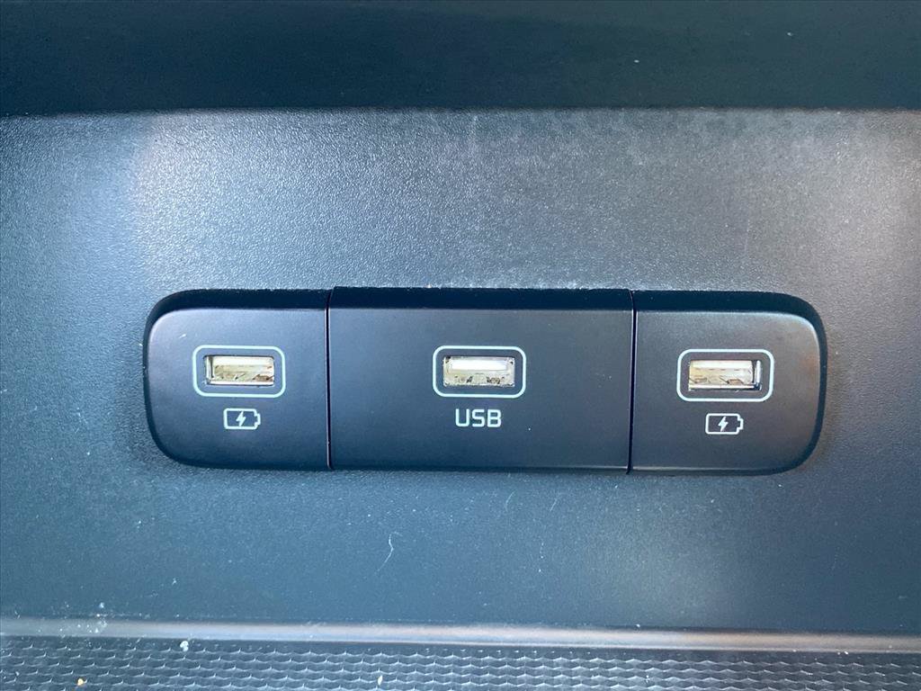 Certified 2022 Kia Carnival LX FWD image 15