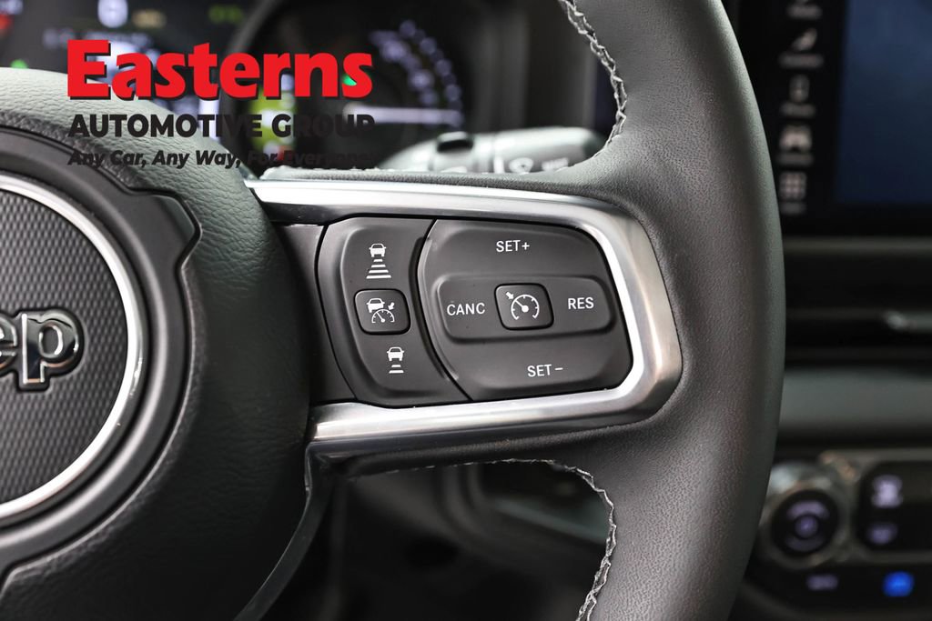 Used 2025 Jeep Wrangler Unlimited Sahara image 16