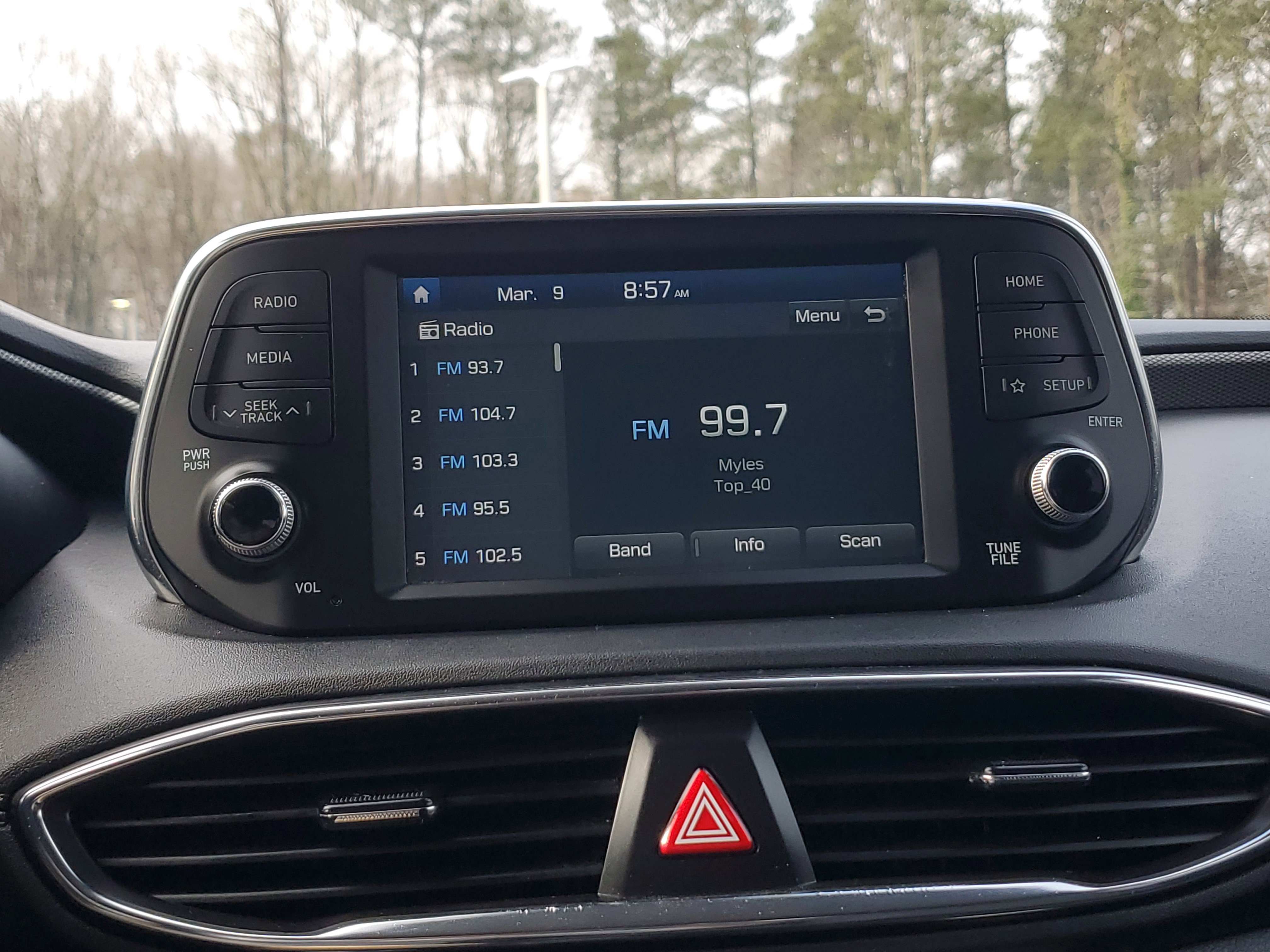 Used 2019 Hyundai Santa Fe SE image 23