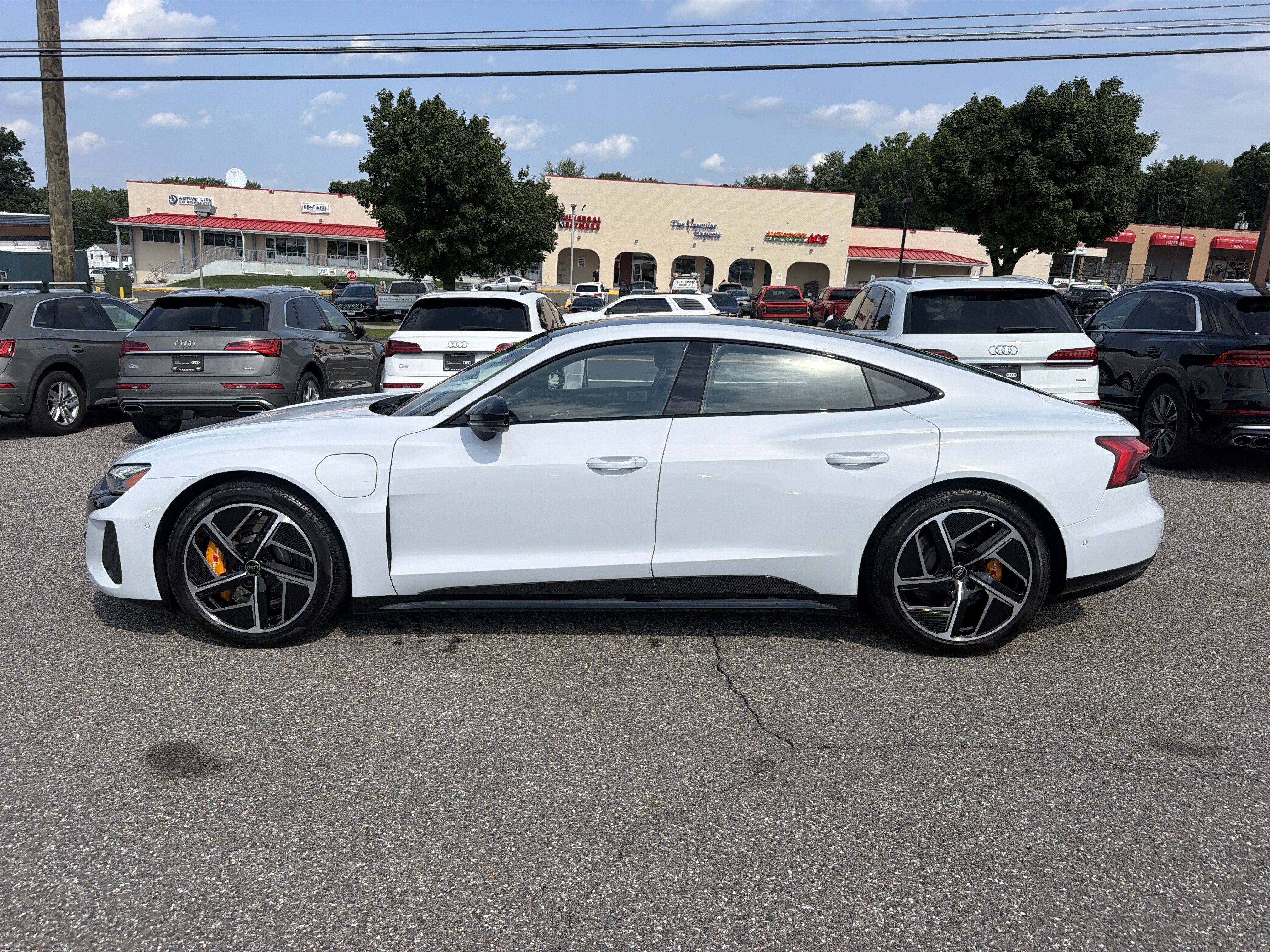 Certified 2024 Audi RS e-tron GT w/ Carbon Performance Package AWD/4WD image 4