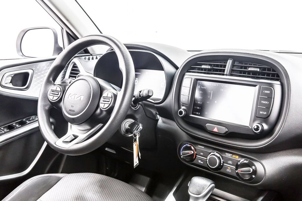 Used 2024 Kia Soul LX w/ Option Group 015 FWD image 19