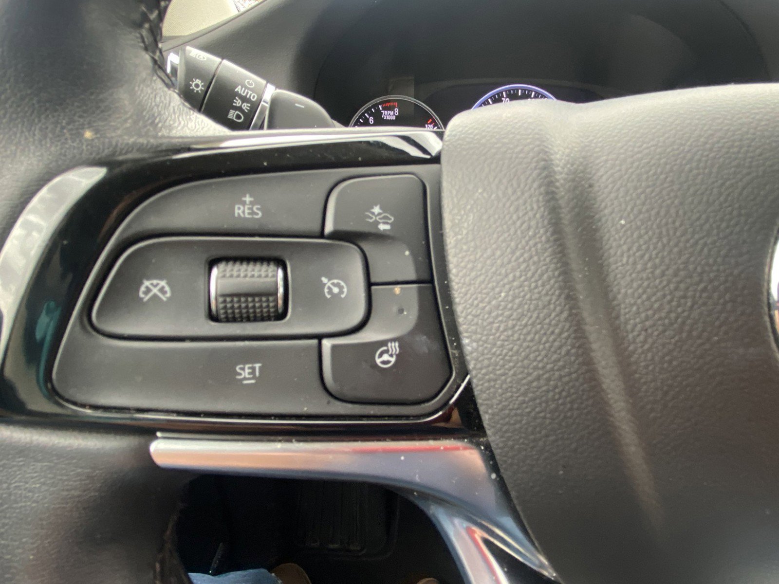 Used 2022 Buick Enclave Avenir w/ Avenir Technology Package AWD/4WD image 25