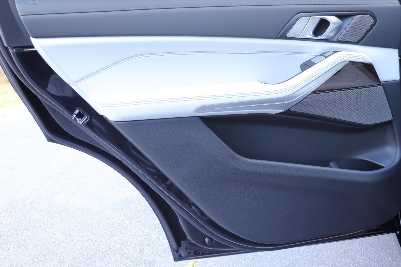 New 2026 BMW X7 xDrive40i w/ Premium Package image 12