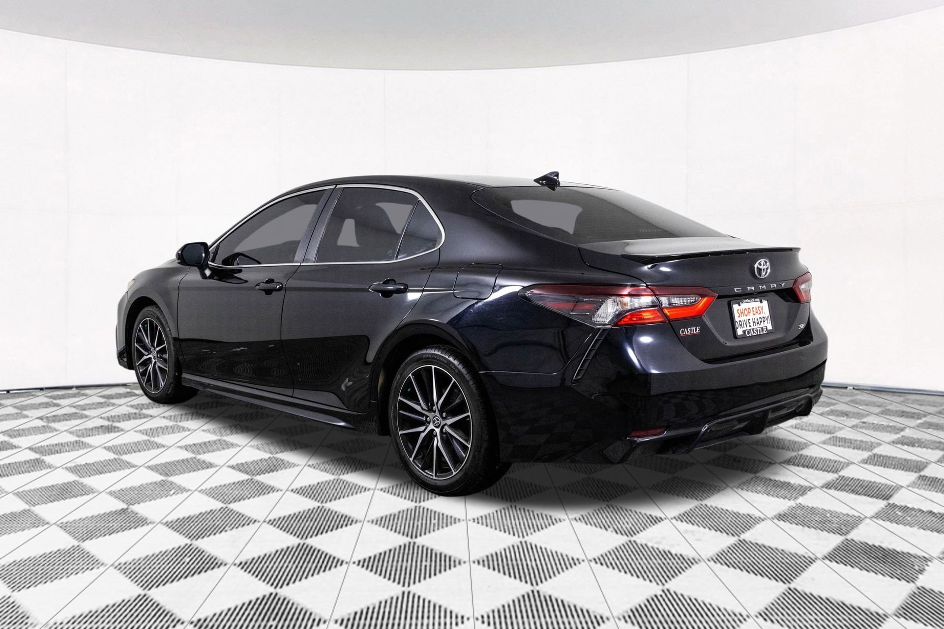 Used 2021 Toyota Camry SE image 13