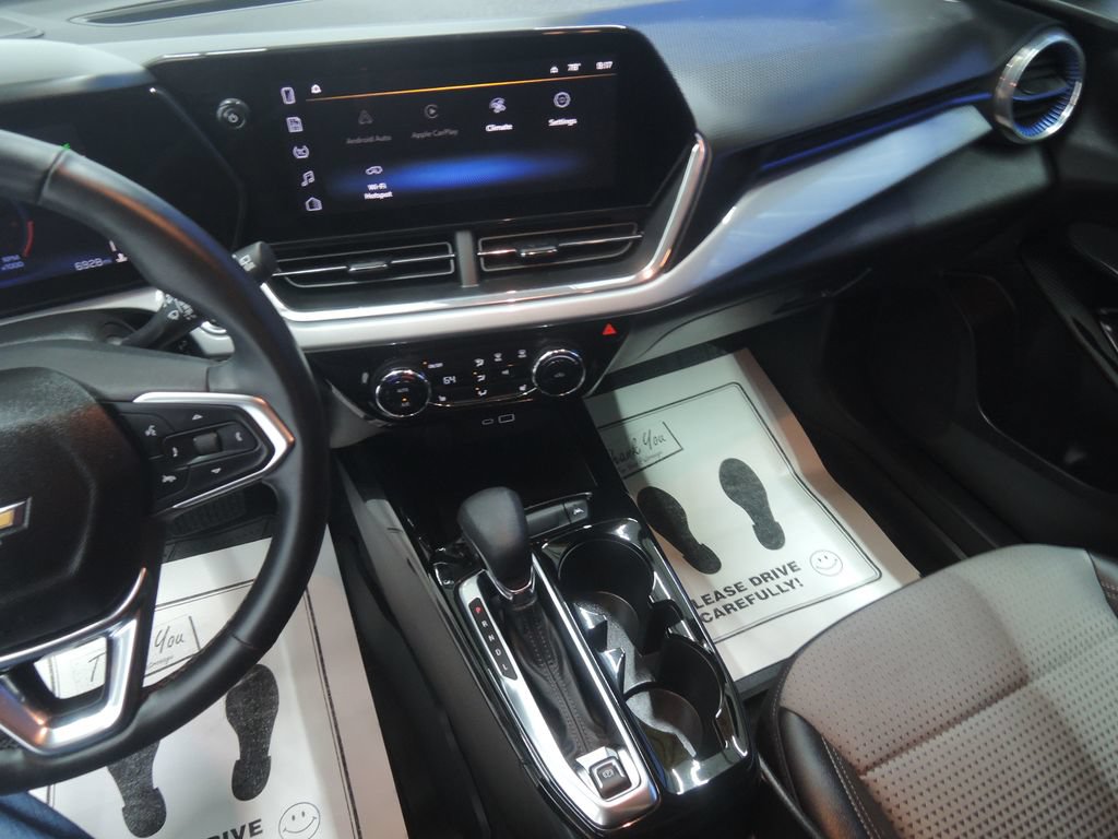 Used 2024 Chevrolet Trax LT w/ Driver Confidence Package FWD image 13