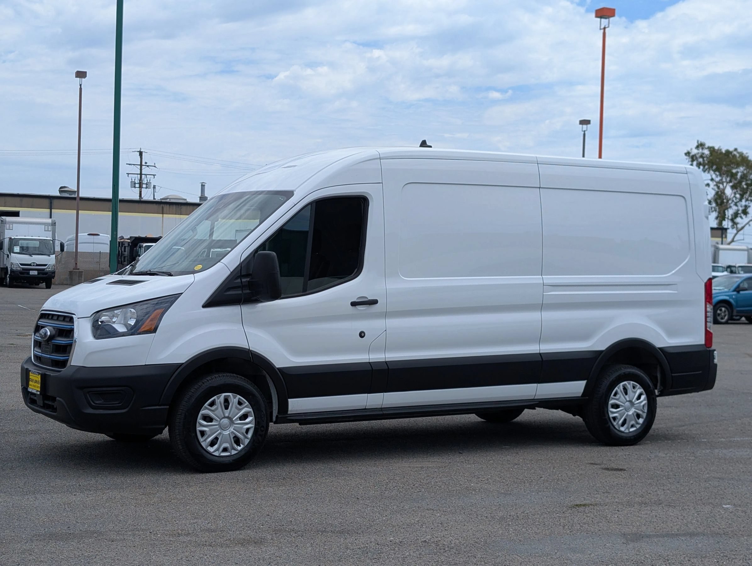 Used 2023 Ford E-Transit Medium Roof RWD image 4