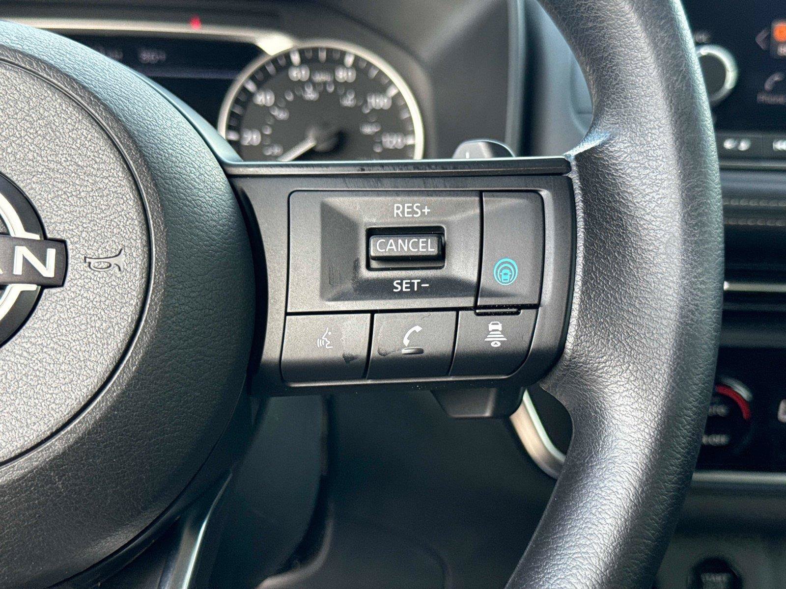 Used 2024 Nissan Rogue SV FWD image 29