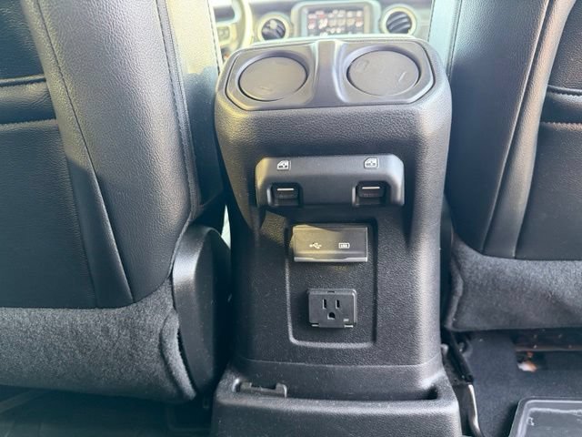 Used 2019 Jeep Wrangler Unlimited Sahara w/ LED Lighting Group AWD/4WD image 19
