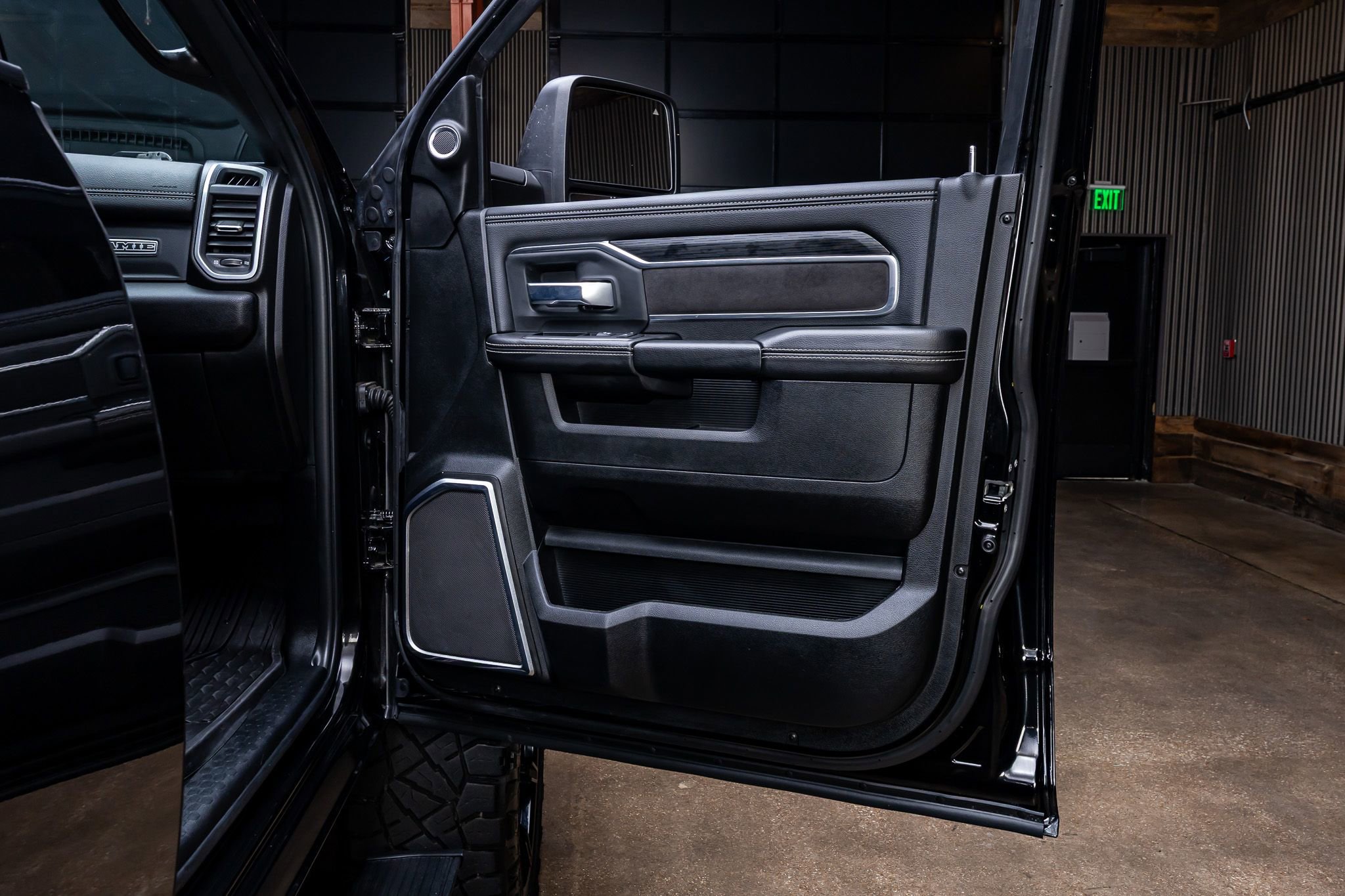 Used 2024 RAM 2500 Laramie w/ Night Edition AWD/4WD image 37