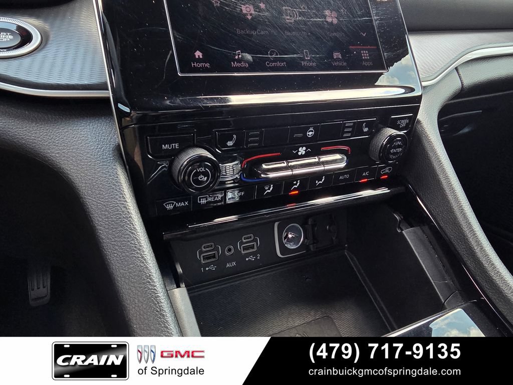 Used 2023 Jeep Grand Cherokee L Laredo AWD/4WD image 19