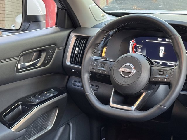 Used 2024 Nissan Pathfinder Platinum w/ Cargo Package image 18