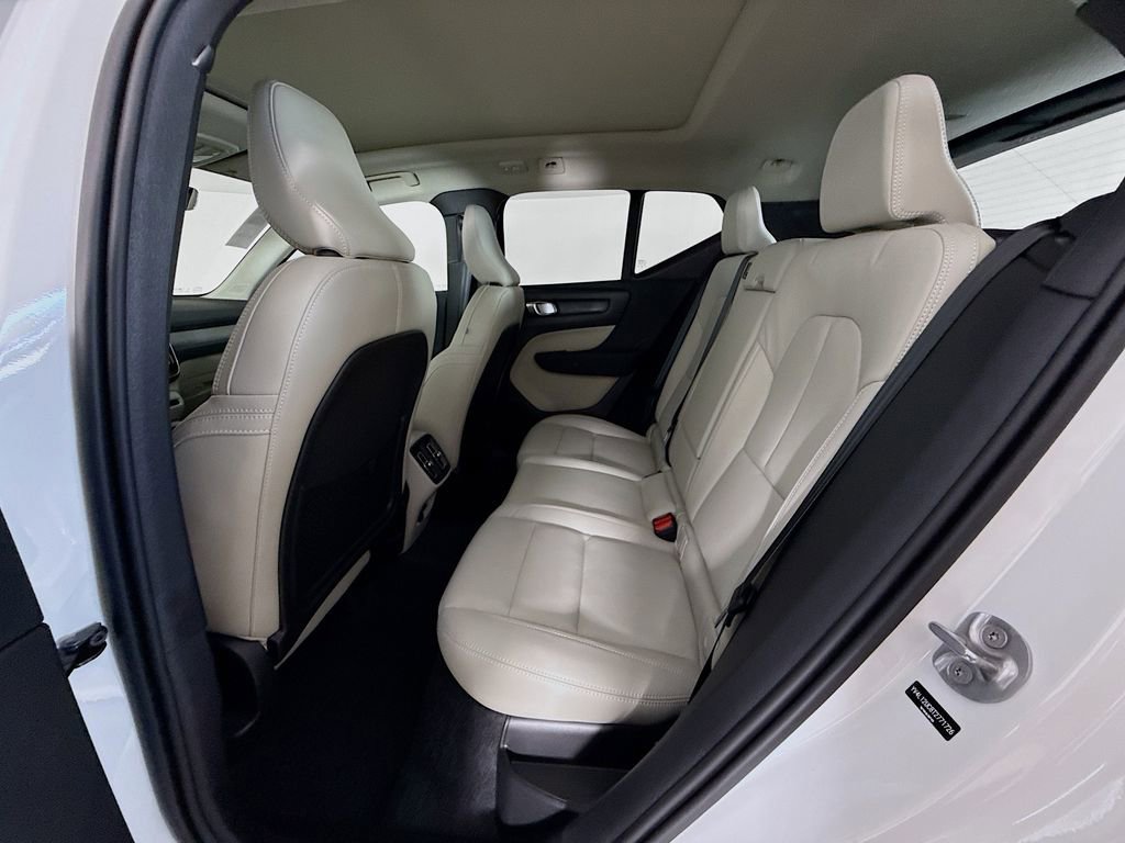 New 2026 Volvo XC40 B5 Plus w/ Protection Package Premier image 25