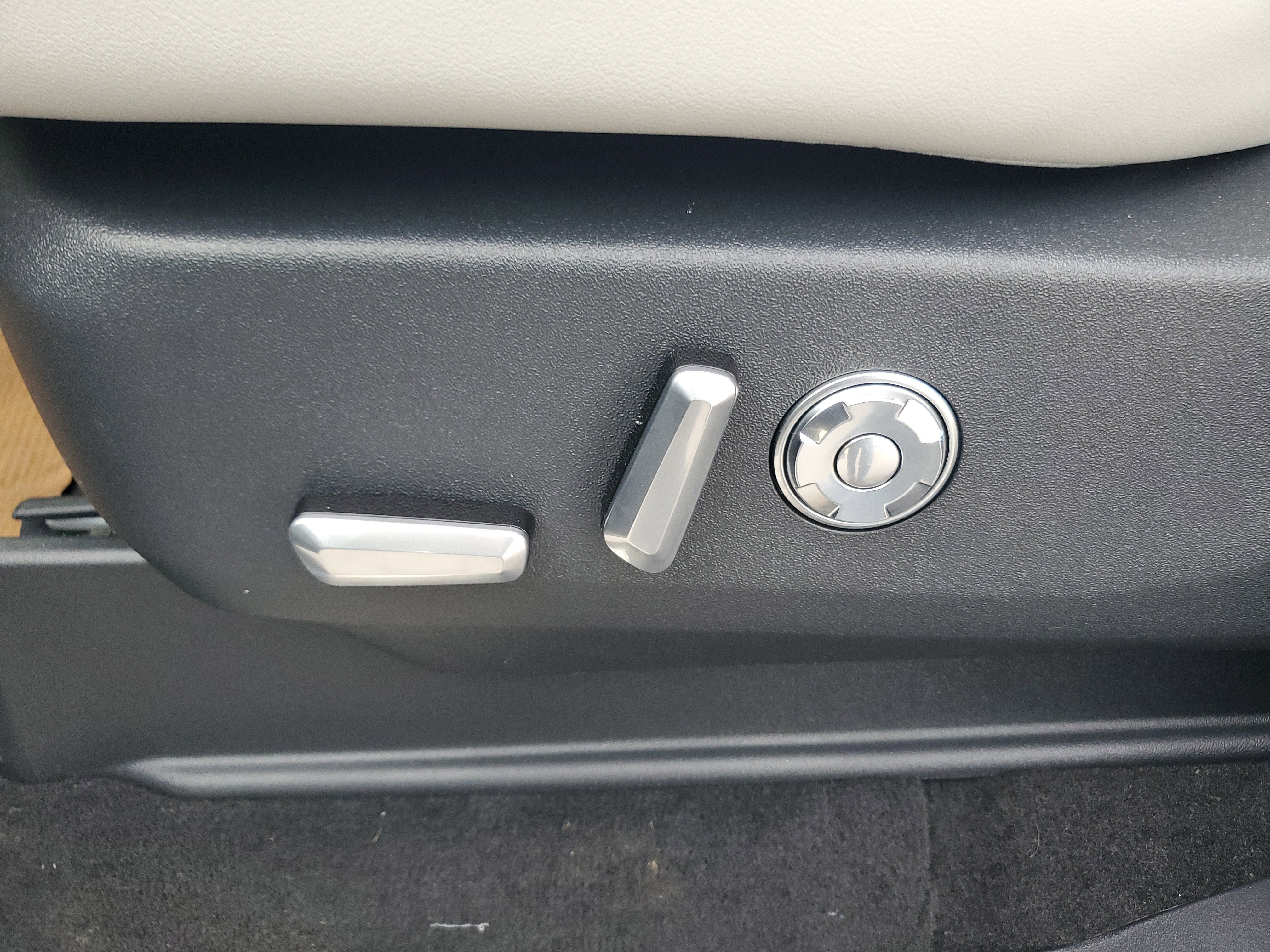 New 2025 Lincoln Navigator L Reserve image 13