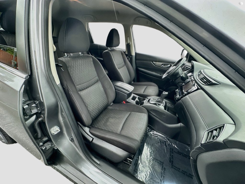 Used 2019 Nissan Rogue SV w/ Premium Package FWD image 27