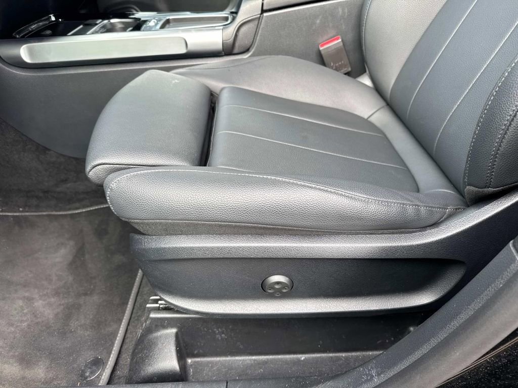 Used 2024 Mercedes-Benz GLB 250 image 16