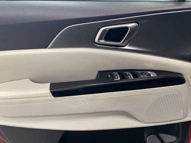 Used 2024 Kia Carnival LX image 18