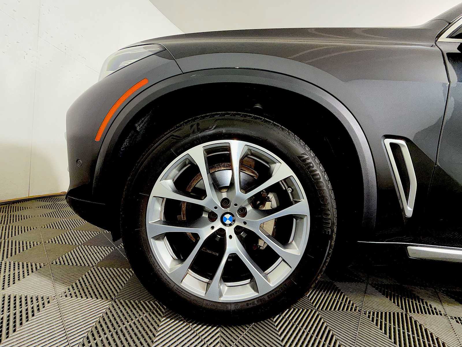 Certified 2023 BMW X5 xDrive40i w/ Premium Package AWD/4WD image 8