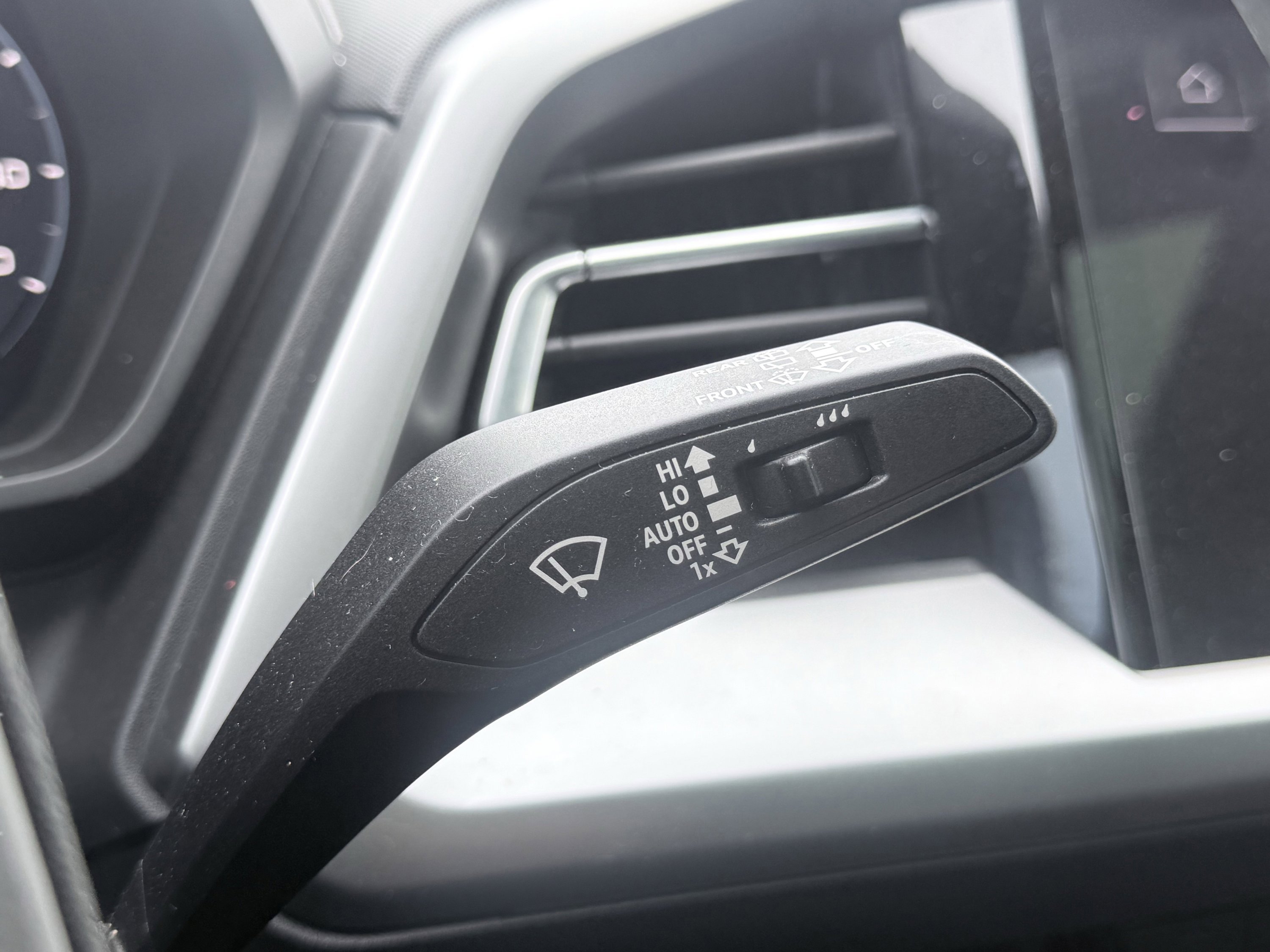 Used 2023 Audi Q4 e-tron Premium Plus w/ Premium Plus image 29