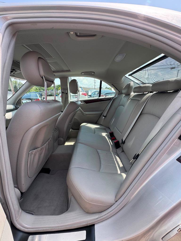 Used 2005 Mercedes-Benz C 320 Sedan image 21