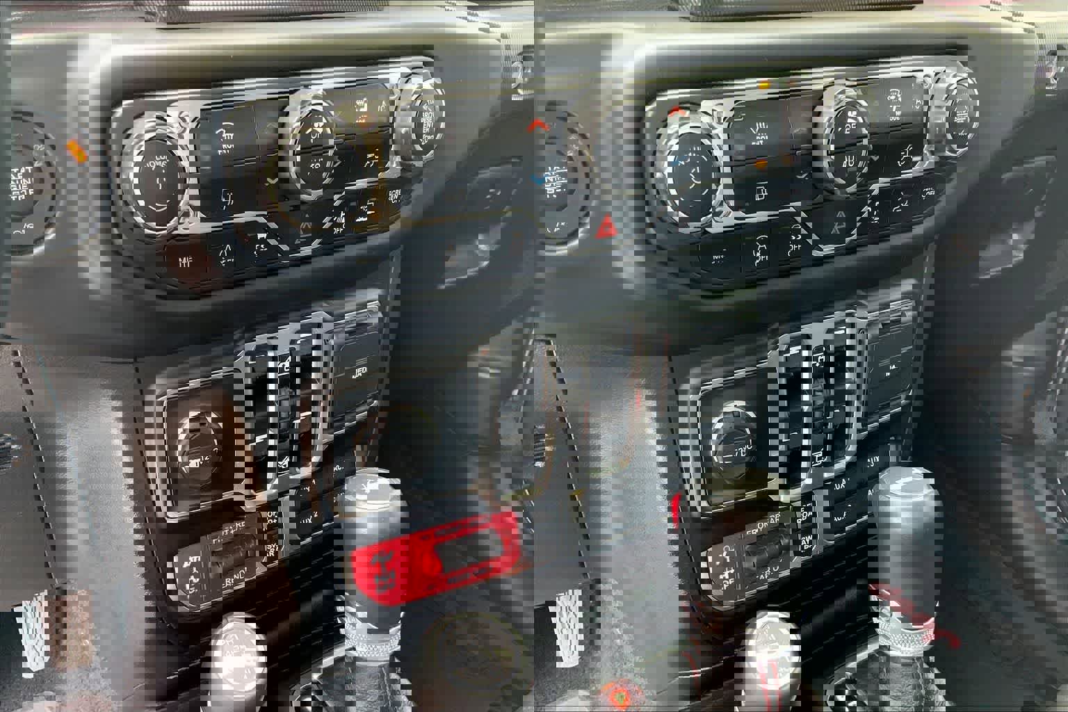 Used 2021 Jeep Wrangler Unlimited Rubicon w/ Xtreme Recon 35" Tire Package image 34