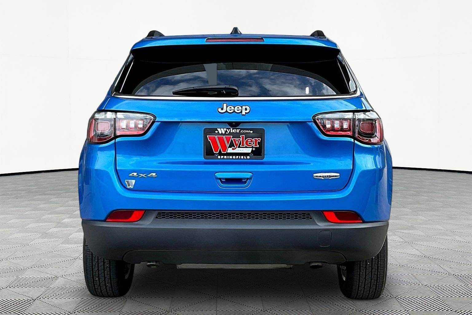 Used 2023 Jeep Compass Latitude image 5