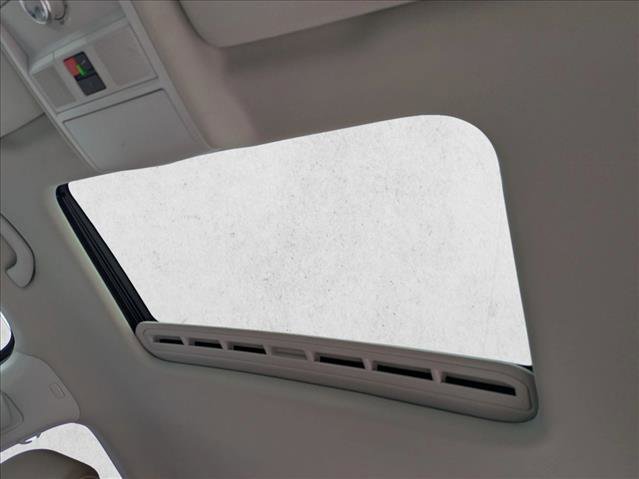 Used 2022 Volkswagen Passat 2.0T SE image 16