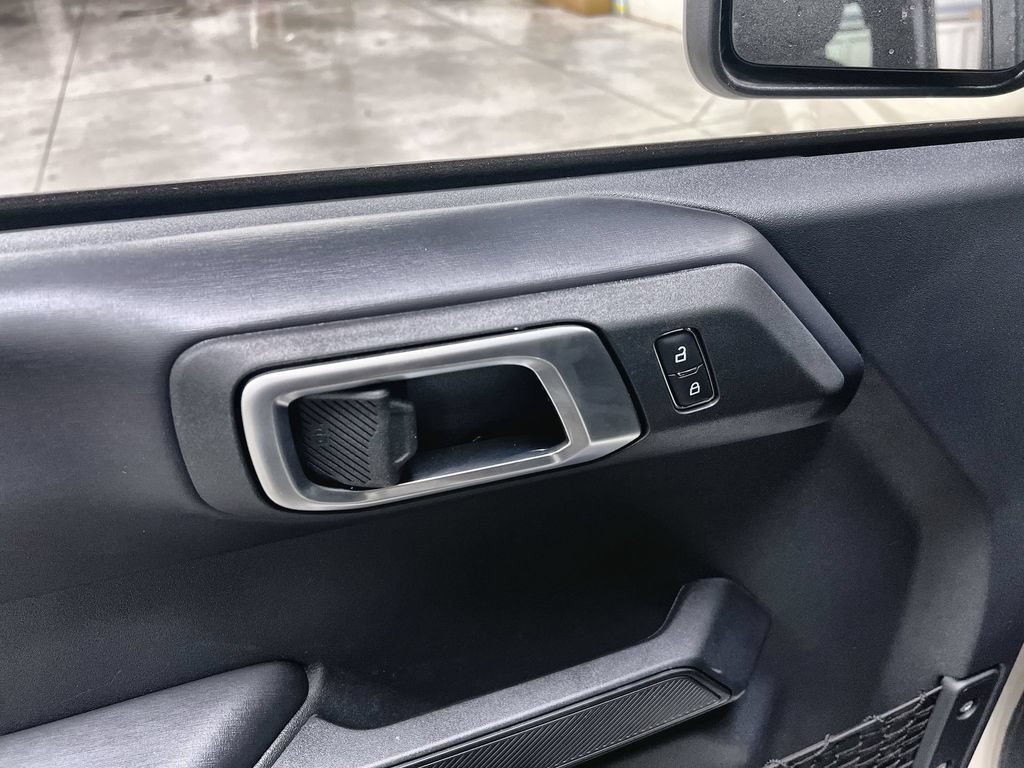 Used 2025 Ford Bronco Outer Banks AWD/4WD image 16