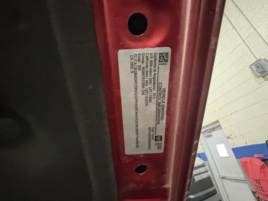 Used 2024 GMC Sierra 1500 AT4 w/ Technology Package image 31