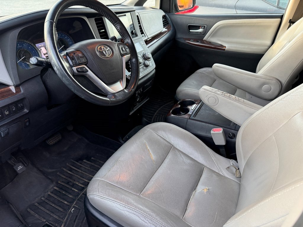Used 2015 Toyota Sienna Limited Premium image 12