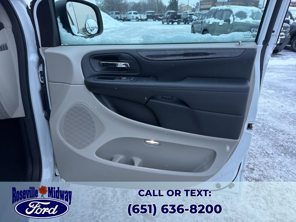 Used 2019 Dodge Grand Caravan SE image 30