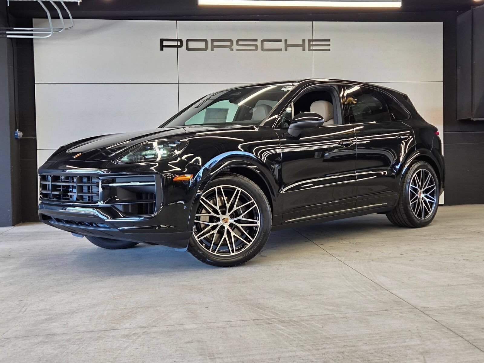 Certified 2026 Porsche Cayenne AWD/4WD image 1