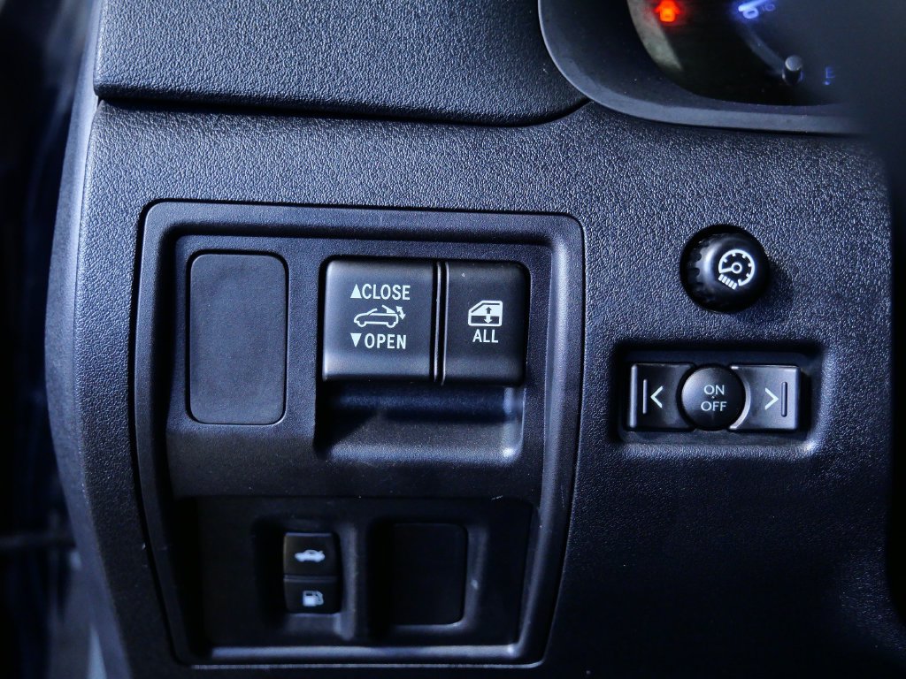 Used 2011 Lexus IS 350C w/ F-Sport Special Edition Pkg RWD image 23