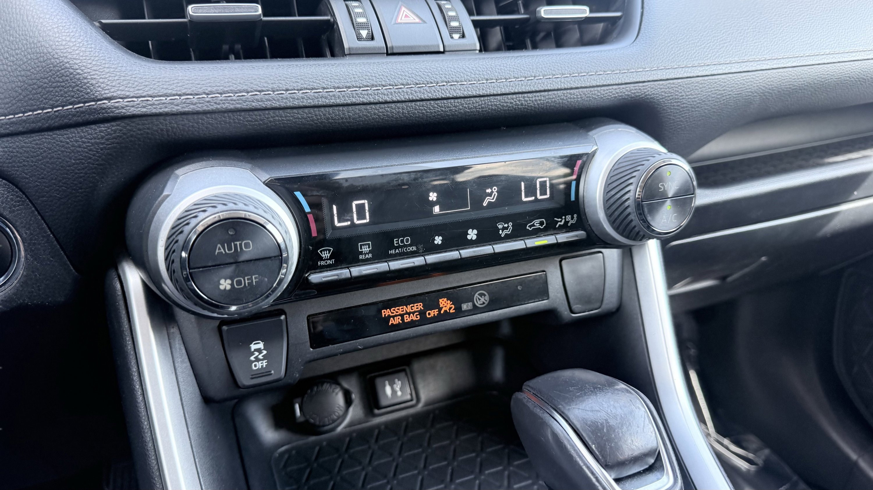 Used 2019 Toyota RAV4 XLE Premium image 63