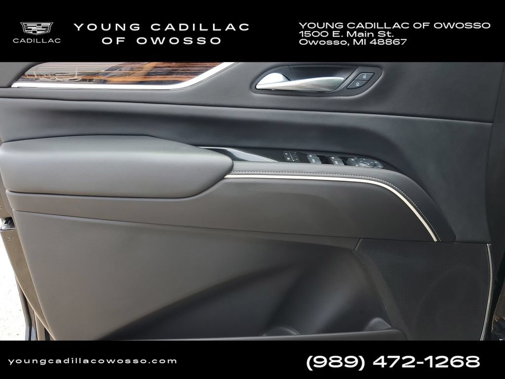 Used 2024 Cadillac Escalade Premium Luxury AWD/4WD image 23