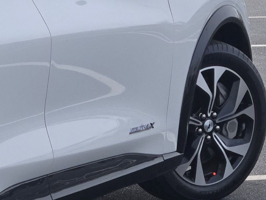 Used 2021 Ford Mustang Mach-E Premium image 15