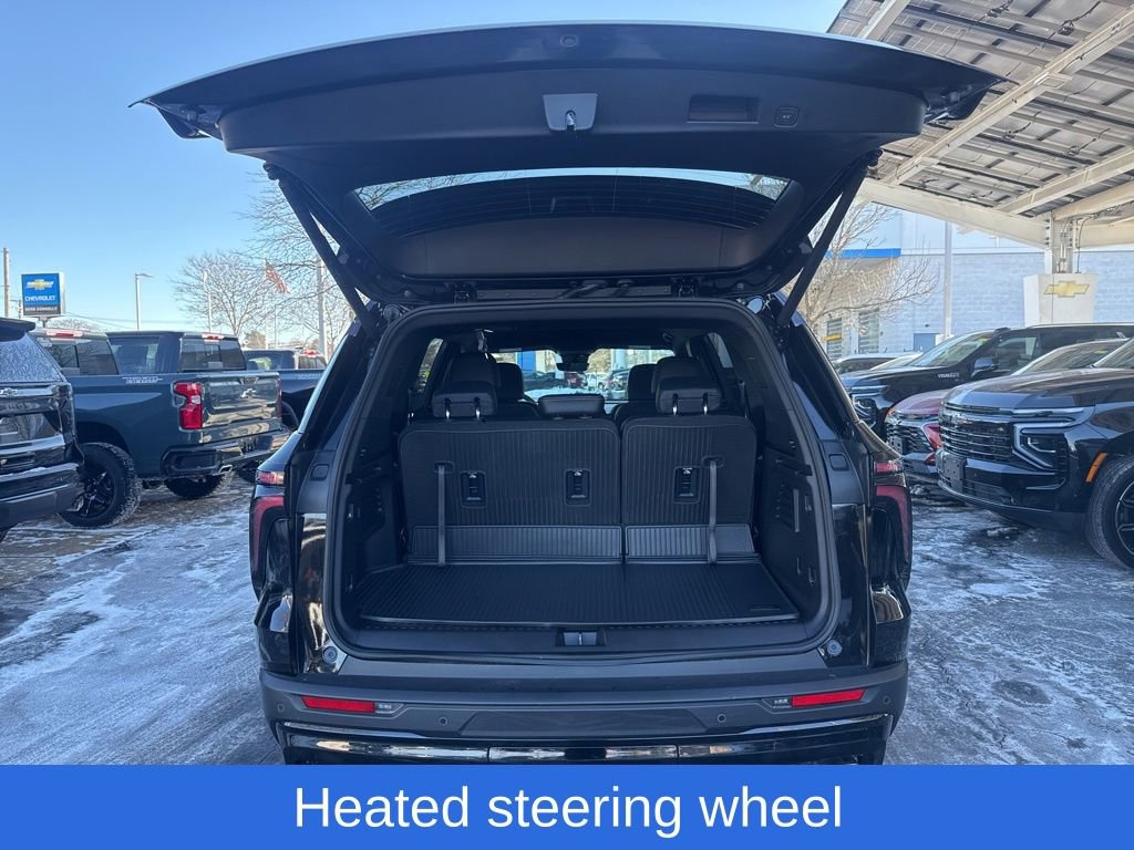 Used 2026 Chevrolet Traverse LT w/ Midnight/Sport Edition FWD image 8