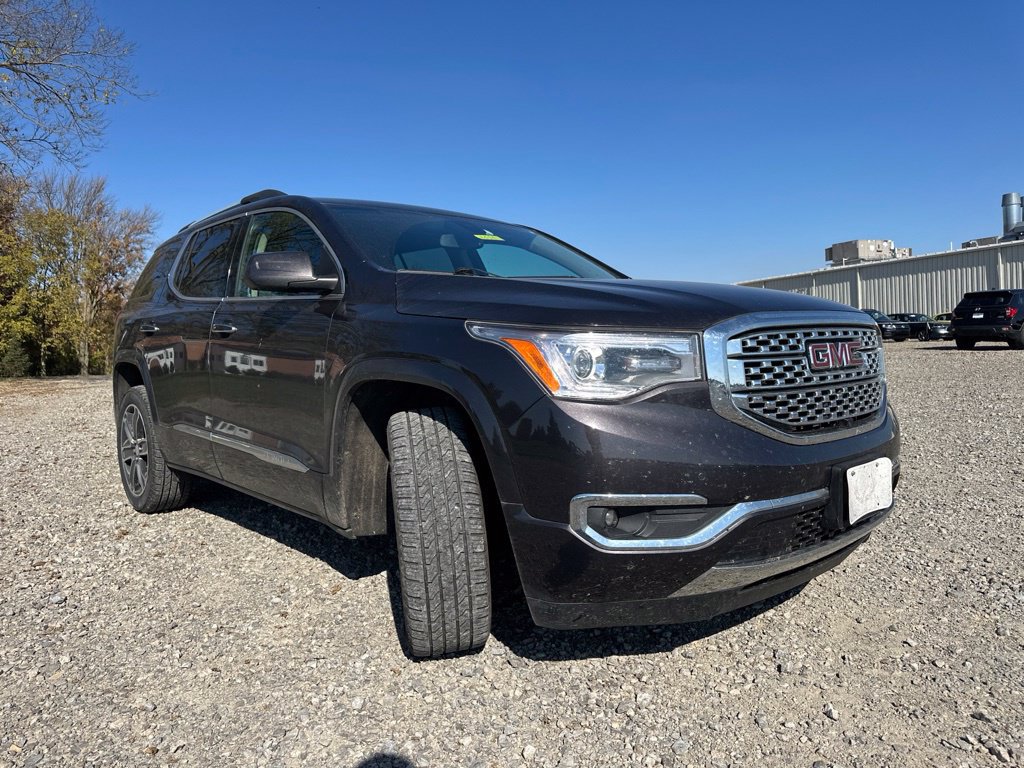 Used 2017 GMC Acadia Denali w/ Technology Package FWD image 13
