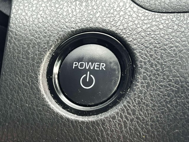 Used 2025 Toyota Camry SE w/ Convenience Package FWD image 28