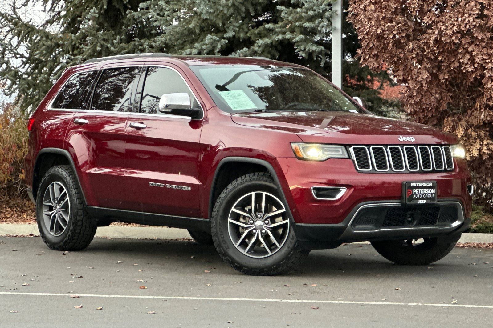 Used 2018 Jeep Grand Cherokee Limited w/ Luxury Group II image 2