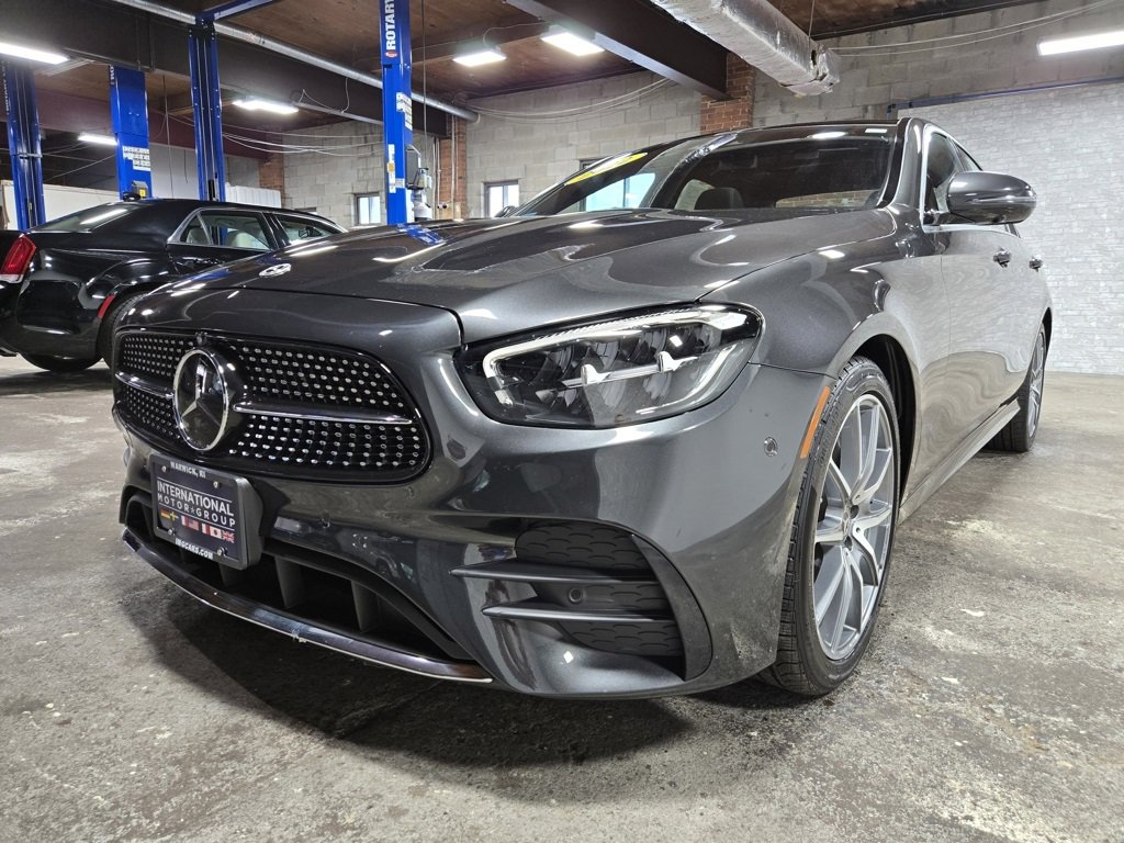 Used 2022 Mercedes-Benz E 350 4MATIC Sedan image 5